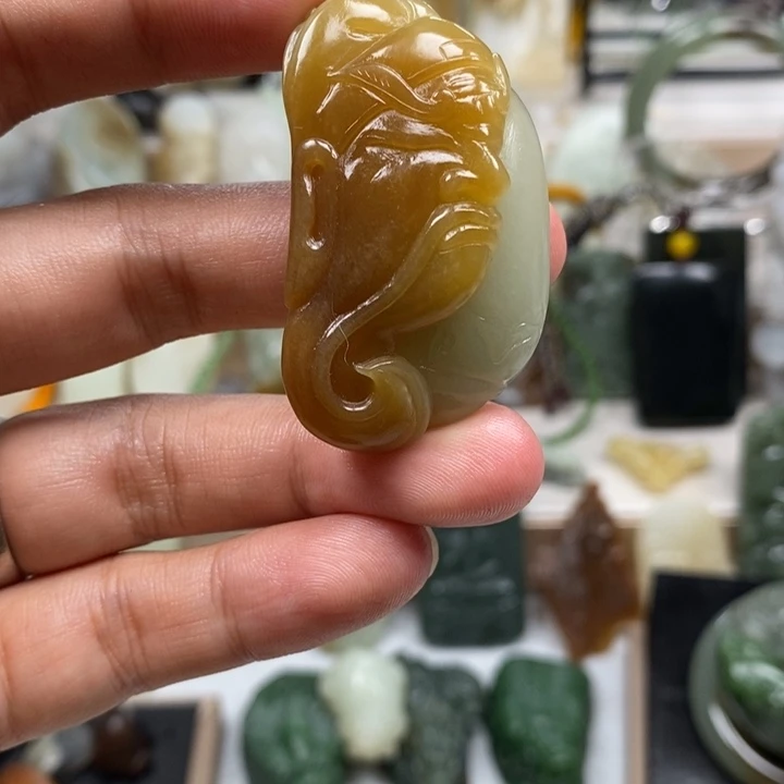 和田玉（糖玉）未镶嵌颈饰关公忠义千秋