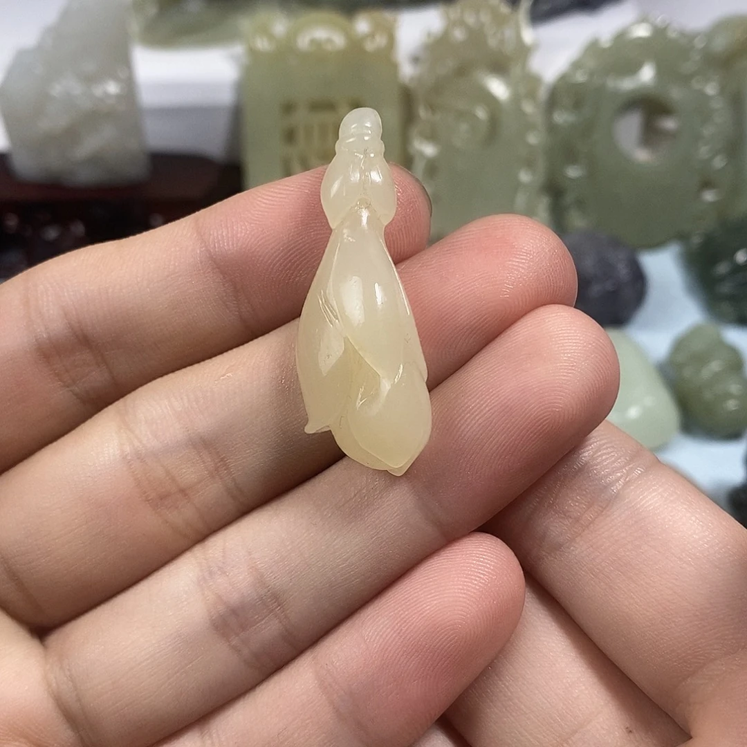 和田玉未镶嵌挂件