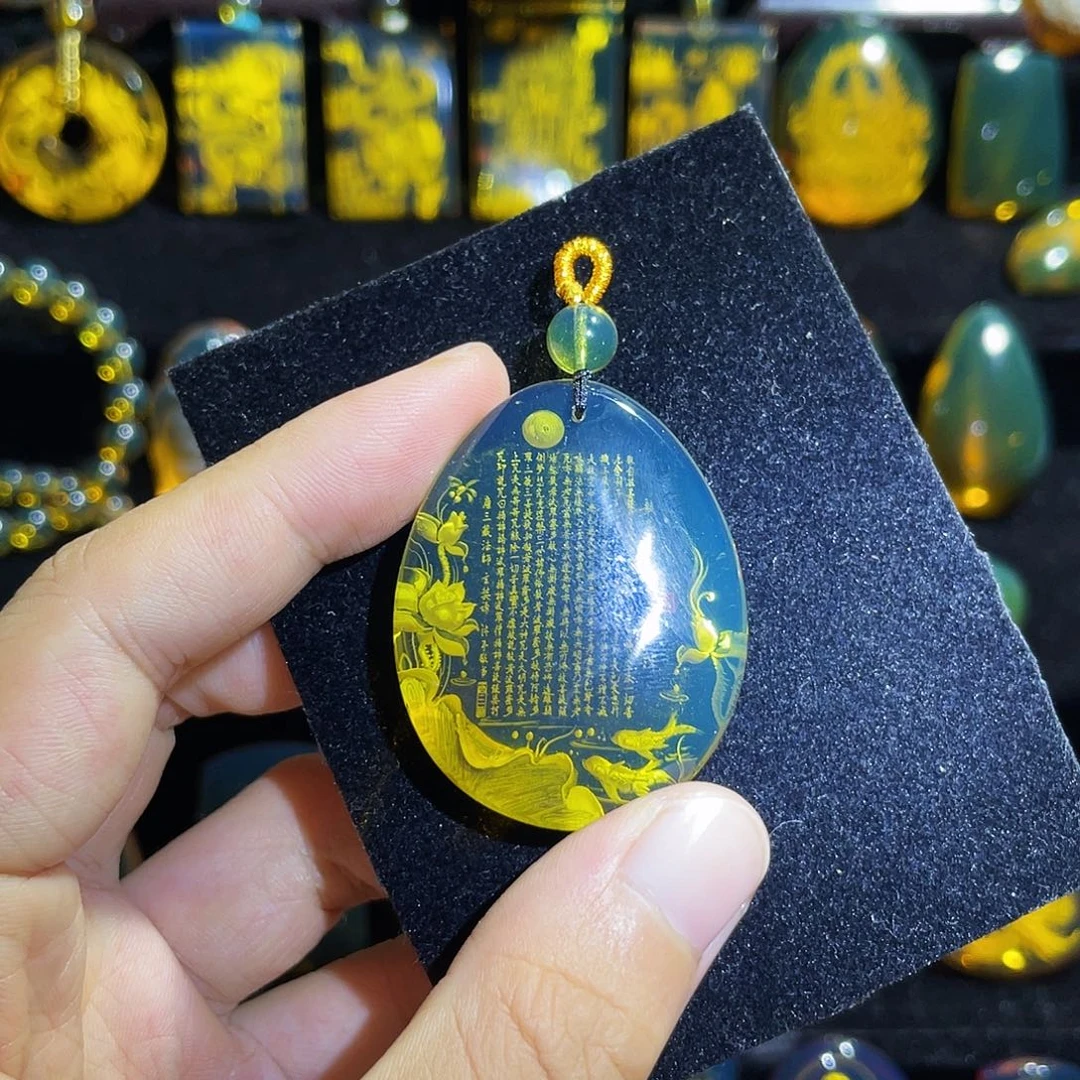 琥珀颈饰未镶嵌蓝珀心经阴雕吊坠