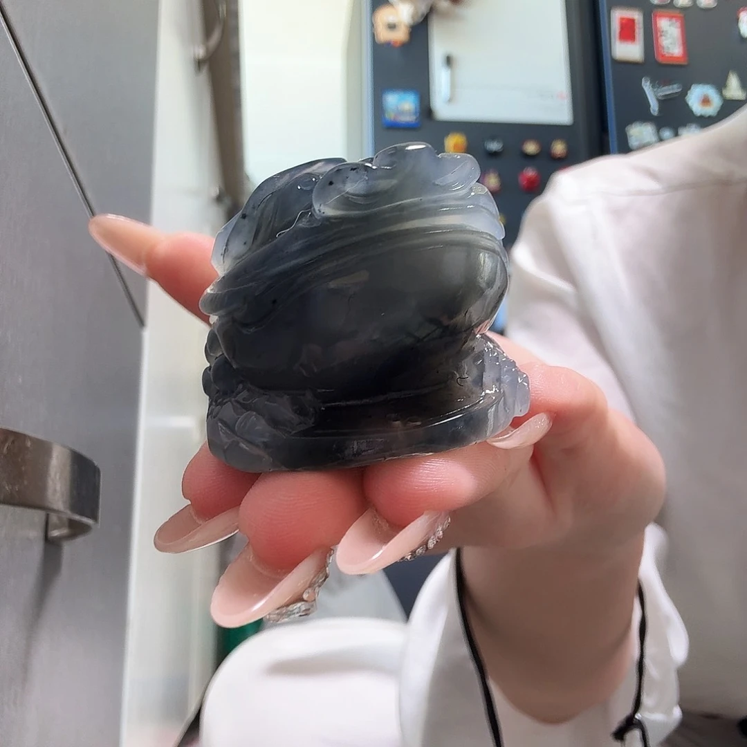 蛇纹石玉三足 金蟾未镶嵌