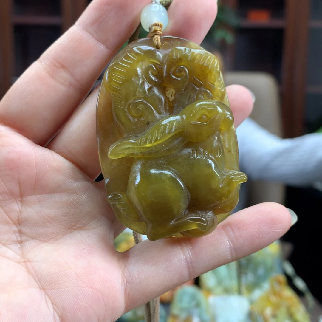 未镶嵌蛇纹石玉颈饰