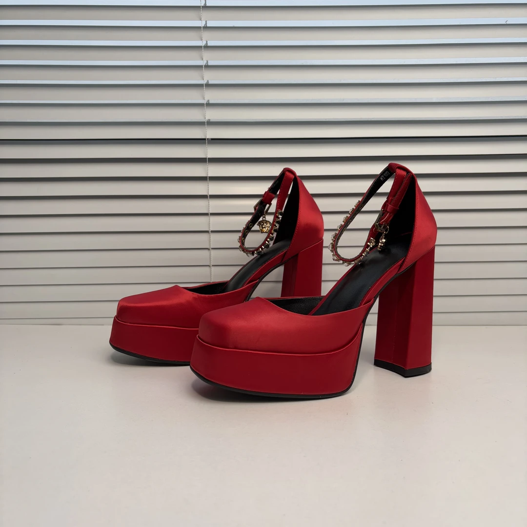 【仅剩36码】跟高12cm凉鞋Y189