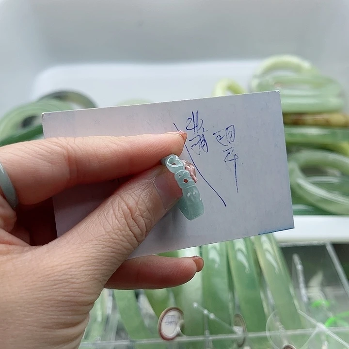 秀***晨未镶嵌岫玉蛇纹石岫玉手镯