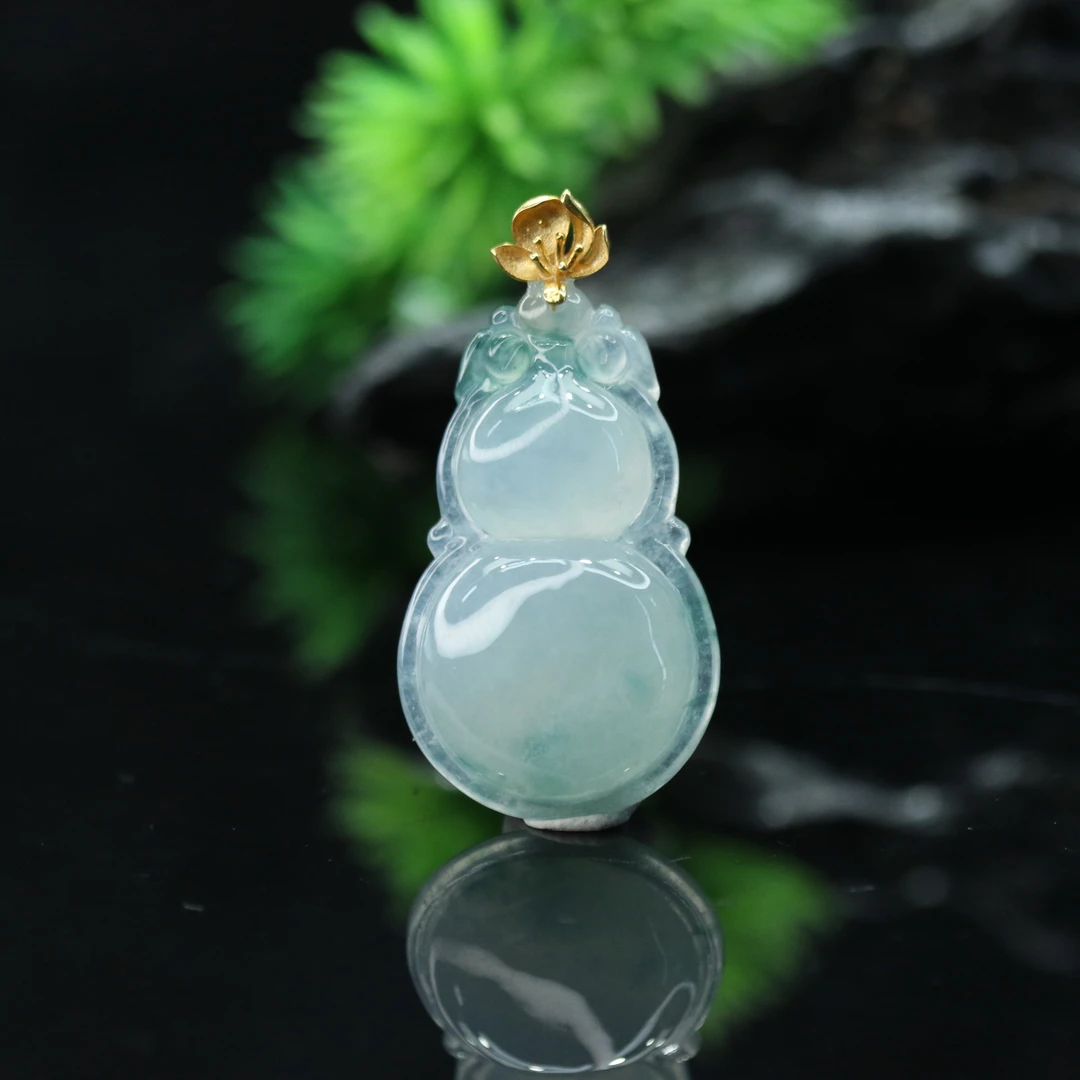 26天然缅甸翡翠A货18k葫芦吊坠/200492/上海嘉禾拍卖