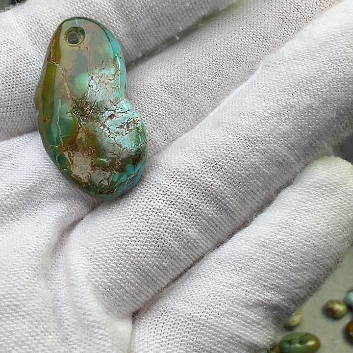 绿松石未镶嵌珠宝奇石