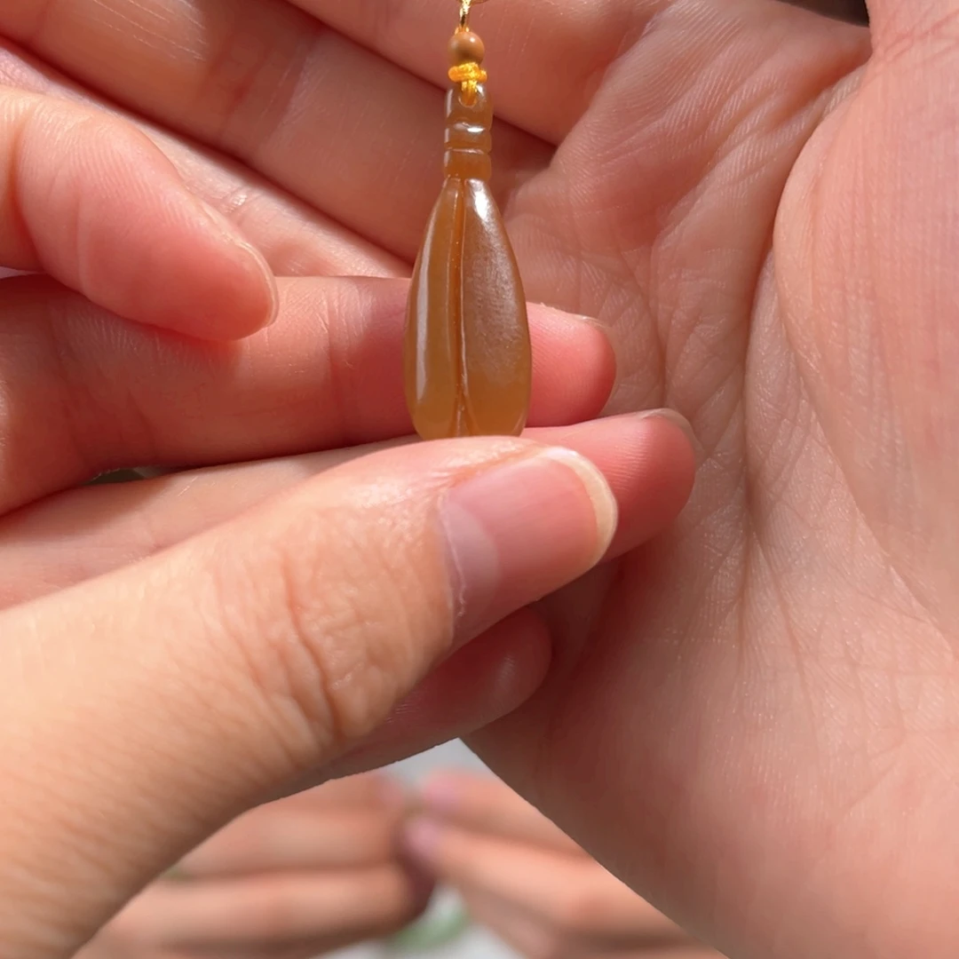 吊坠(不含链)未镶嵌和田玉新疆且末糖玉兰花130