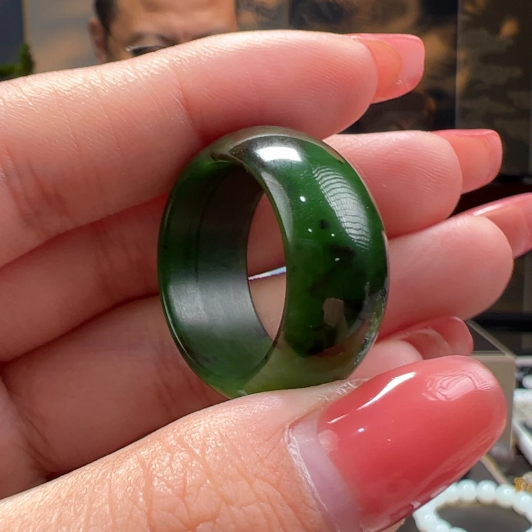和田玉未镶嵌颈饰红皮碧玉内径21戒圈