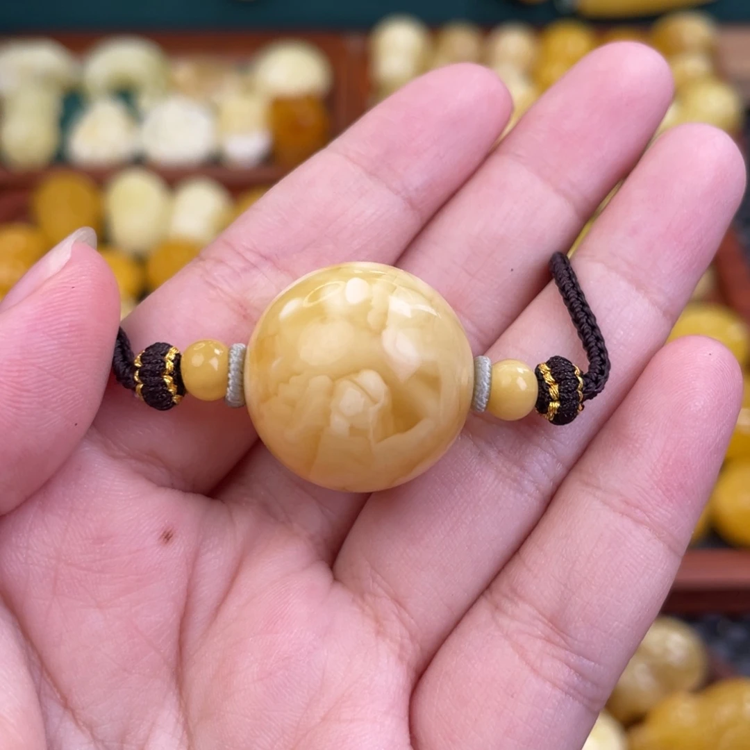 未镶嵌吊坠(赠链)蜜蜡