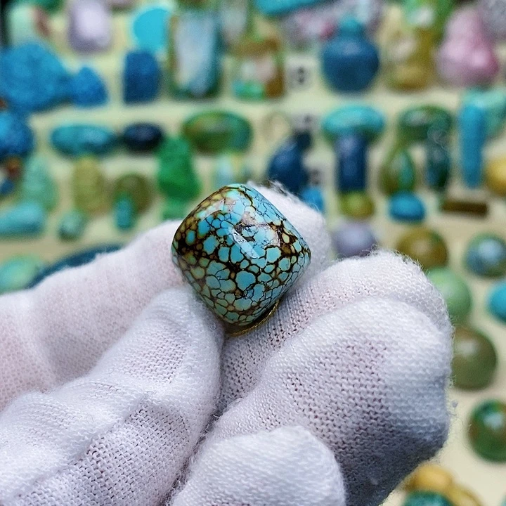 绿松石配饰未镶嵌