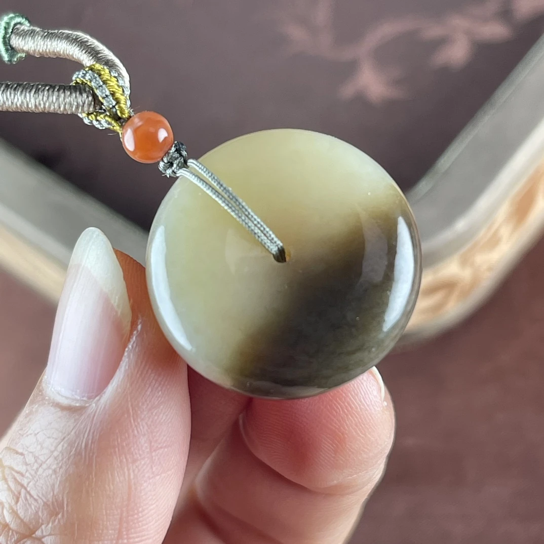 天然和田玉俏色平安扣吊坠