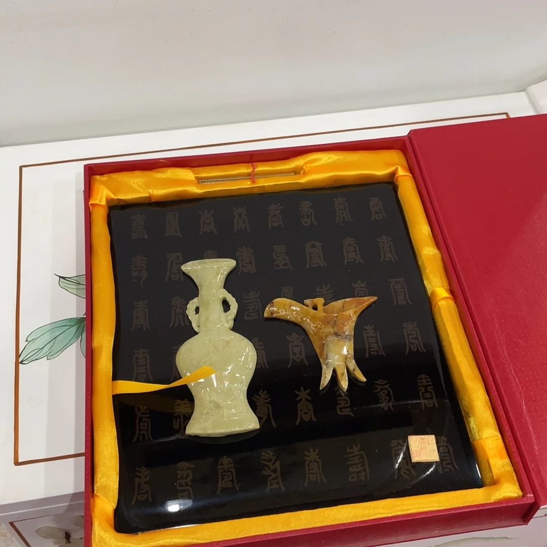 最***e扬州漆器骨石黑底台历摆件