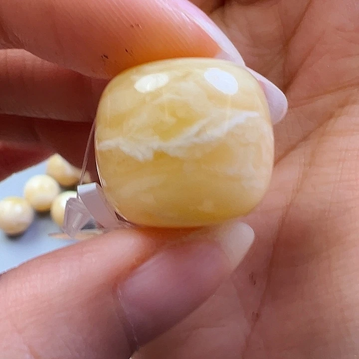 未镶嵌蜜蜡珠宝奇石