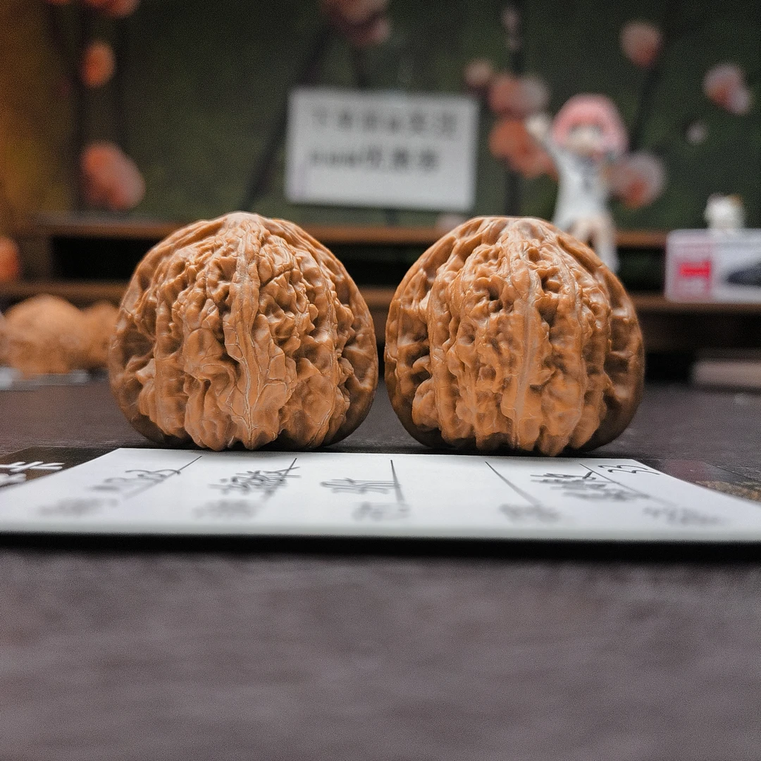 【文玩核桃】三角密纹38+轻微磕尖修复（M1303）