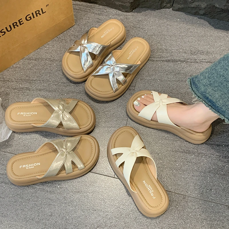 法式厚底凉拖鞋女夏外穿2025新款交叉带平底高级感配裙子一字拖鞋