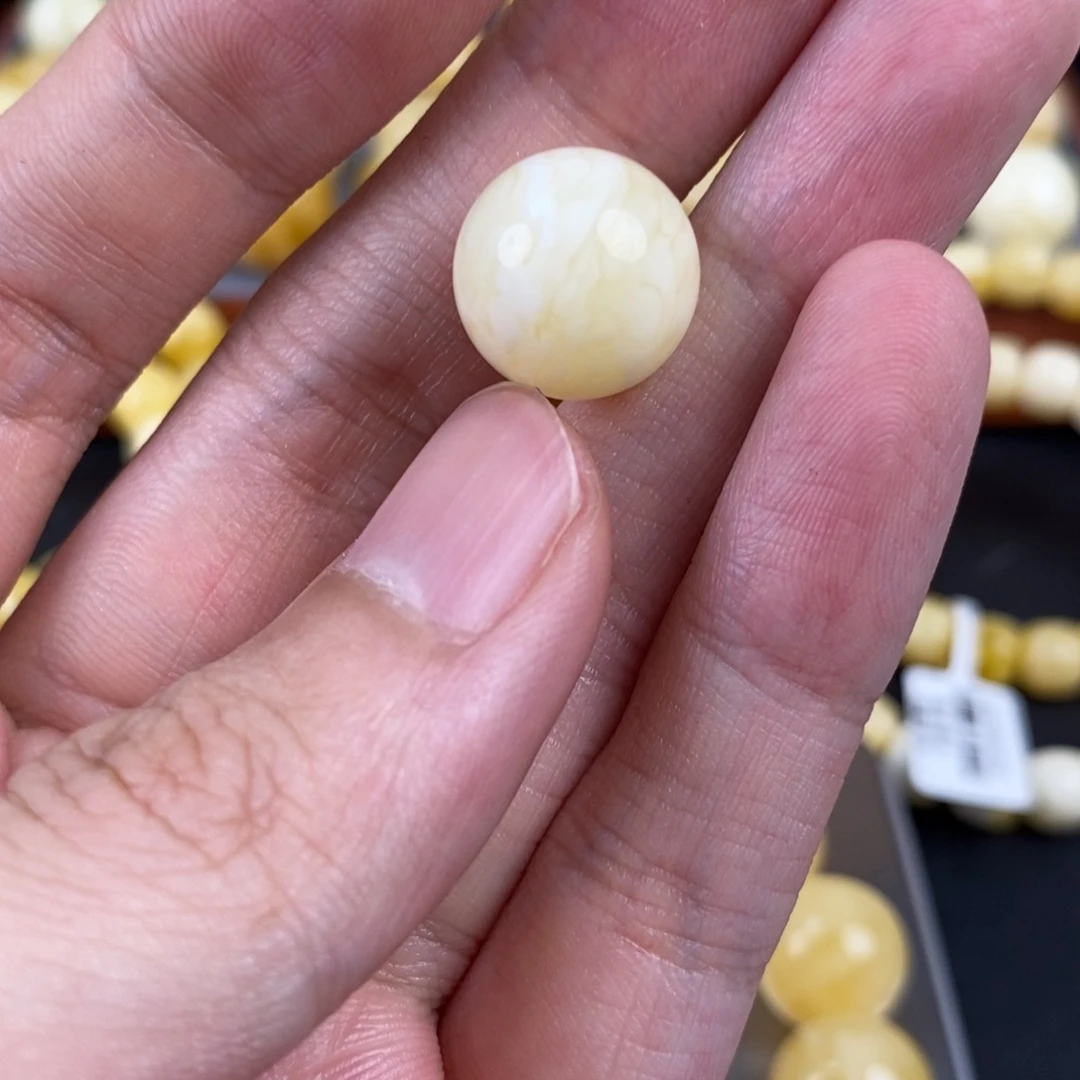 琥珀未镶嵌珠宝奇石4