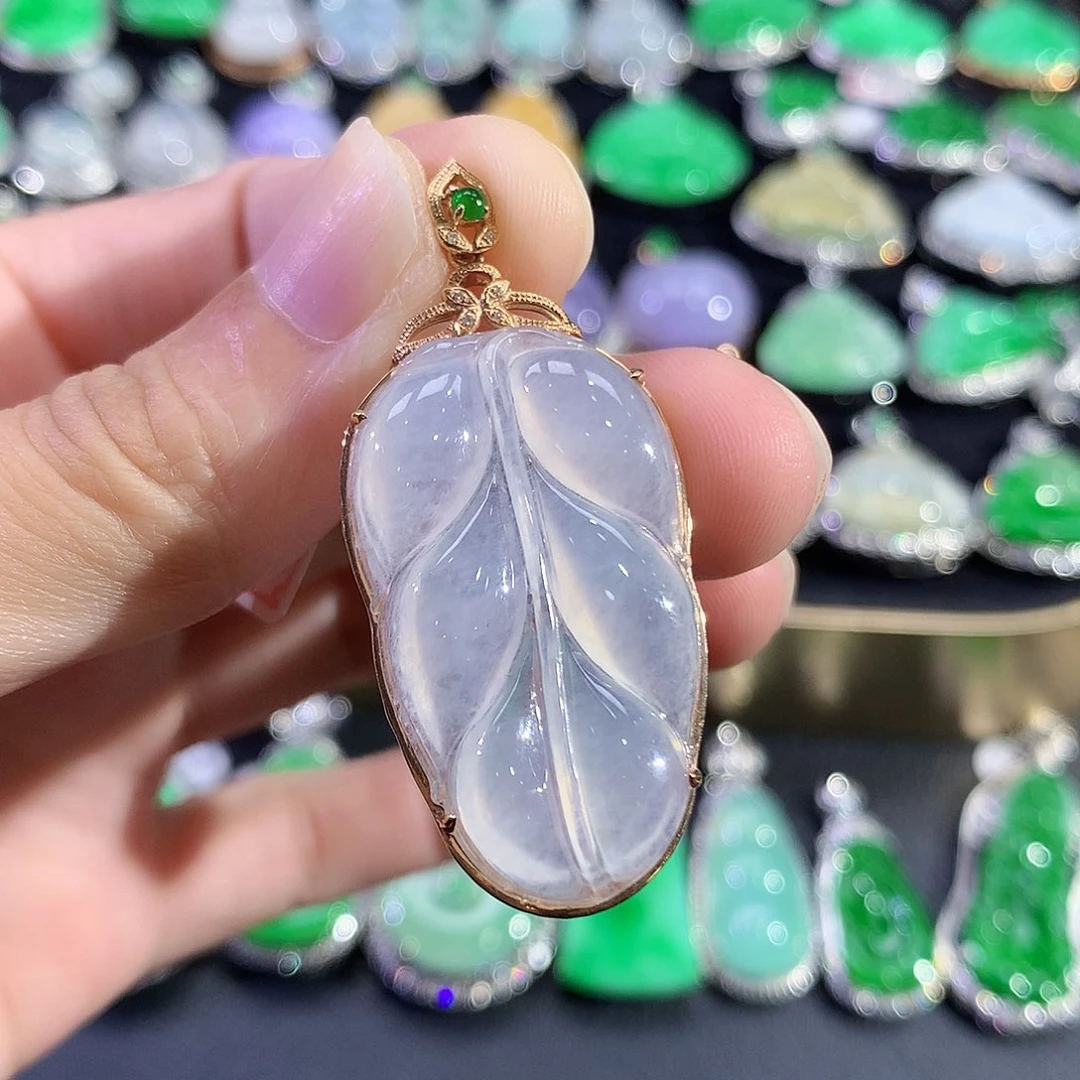 翡翠18K金镶嵌吊坠(赠链)