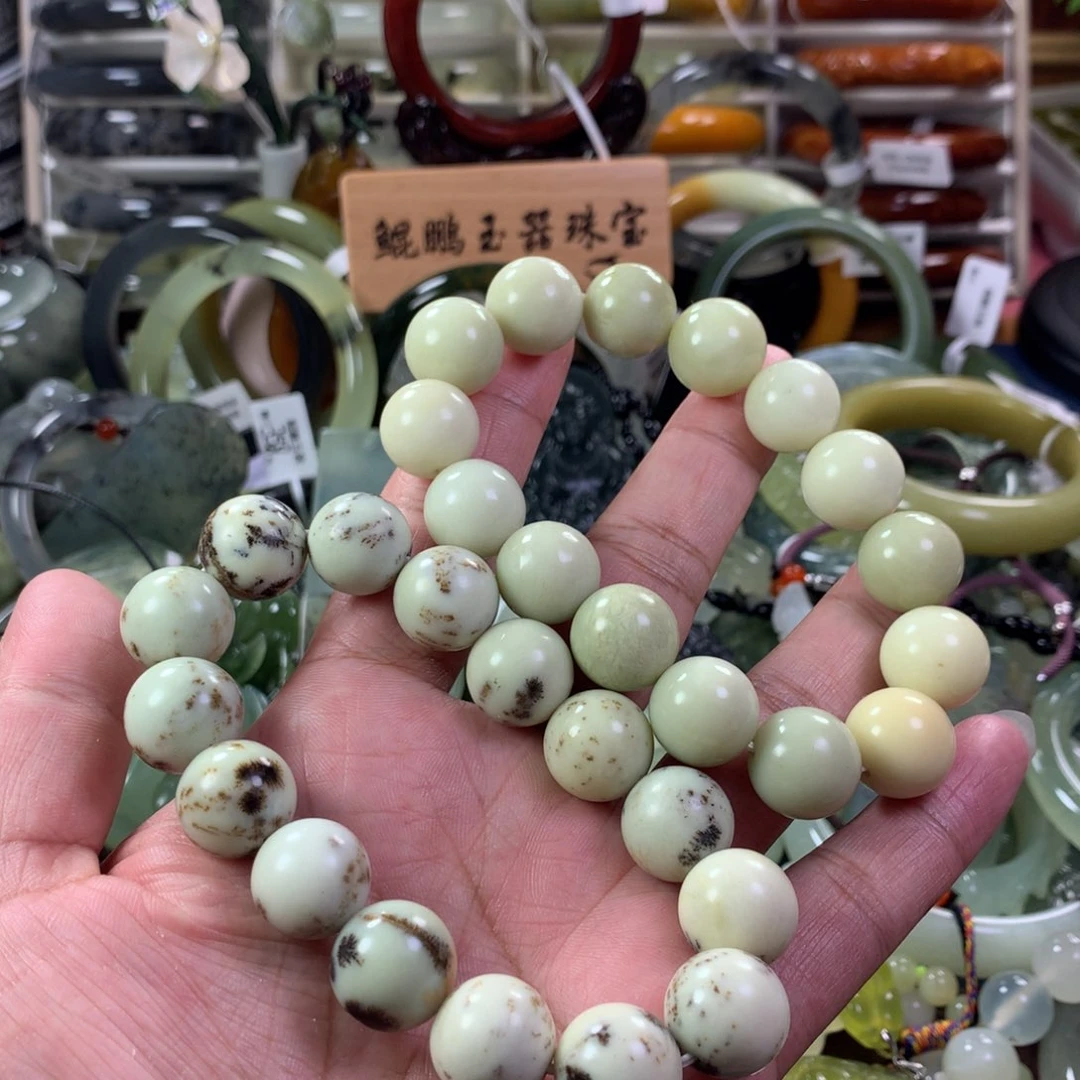 蛇纹石玉手串未镶嵌
