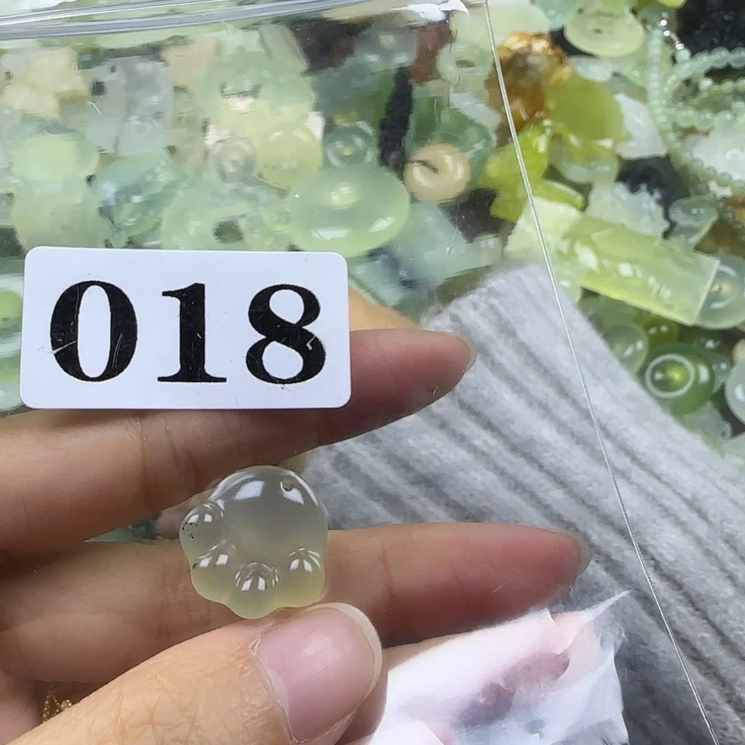 蛇纹石玉未镶嵌岫玉吊坠