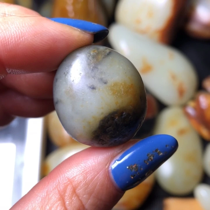 和田玉未镶嵌珠宝奇石