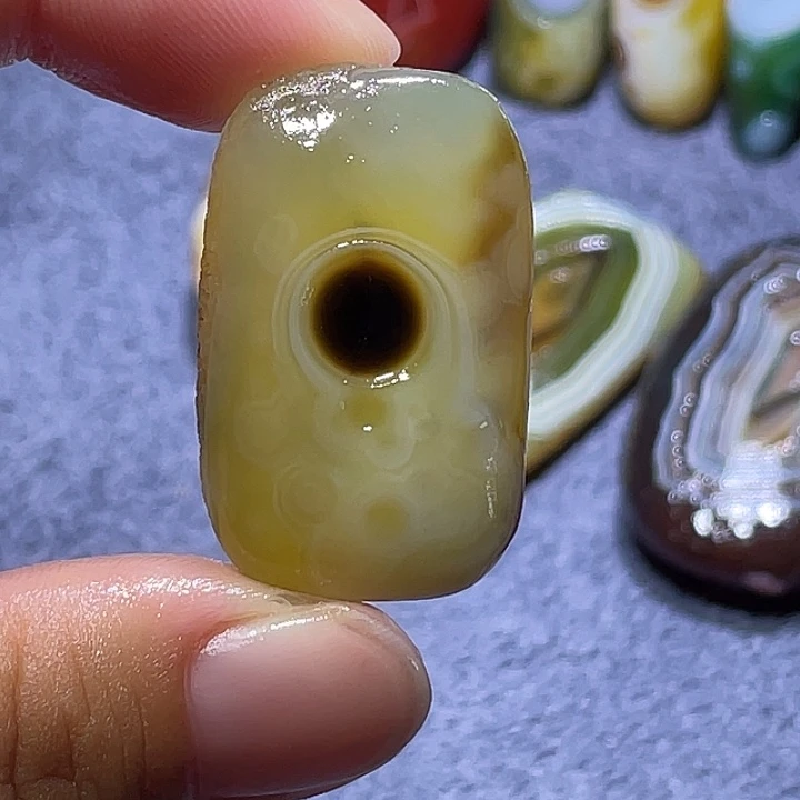 未镶嵌玛瑙/玉髓珠宝奇石