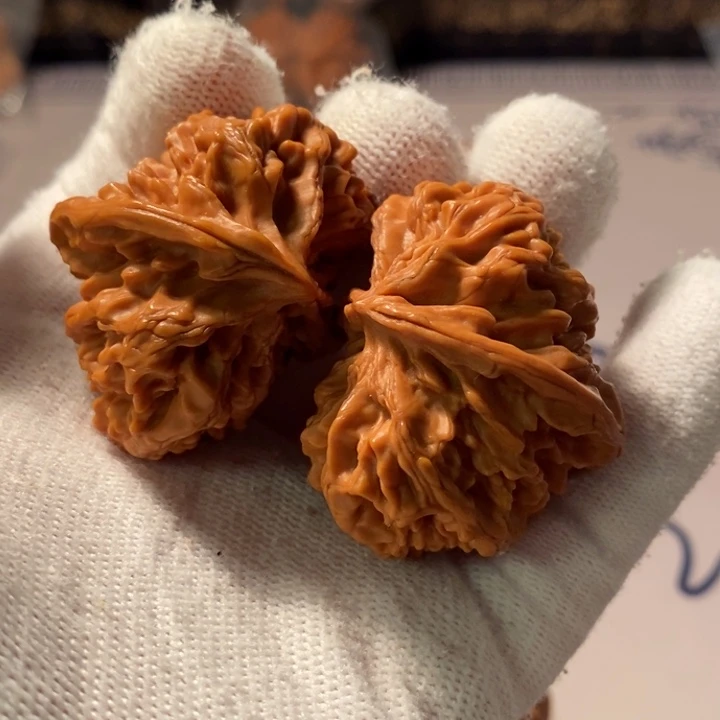 文玩核桃吊坠十字金钱底半壁江山