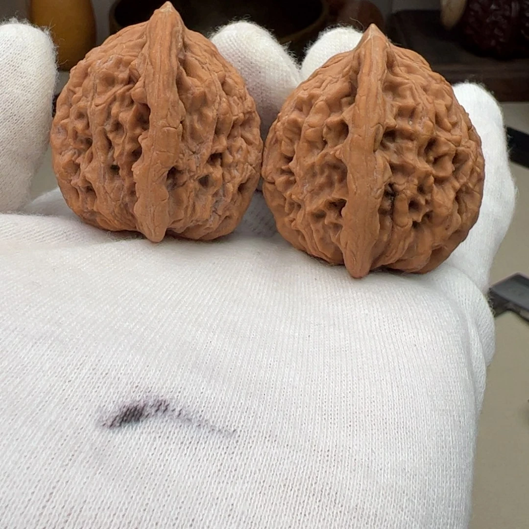 桃核把件麦穗虎头