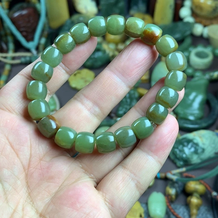 吊坠(赠链)未镶嵌岫岩河磨玉（透闪石质玉）