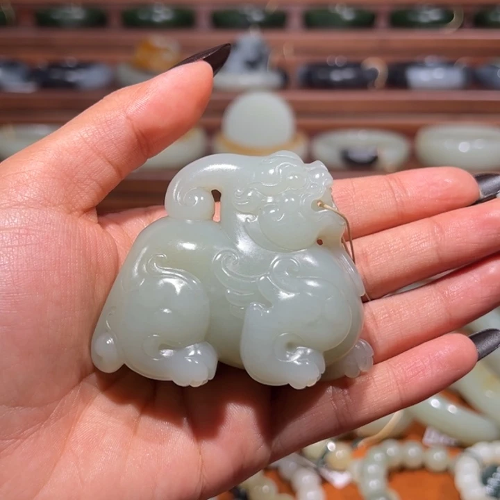 和田玉（青白玉）未镶嵌挂件高青白貔貅