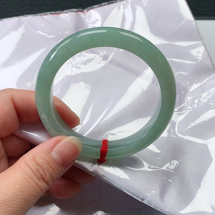 翡翠手镯未镶嵌翡翠130