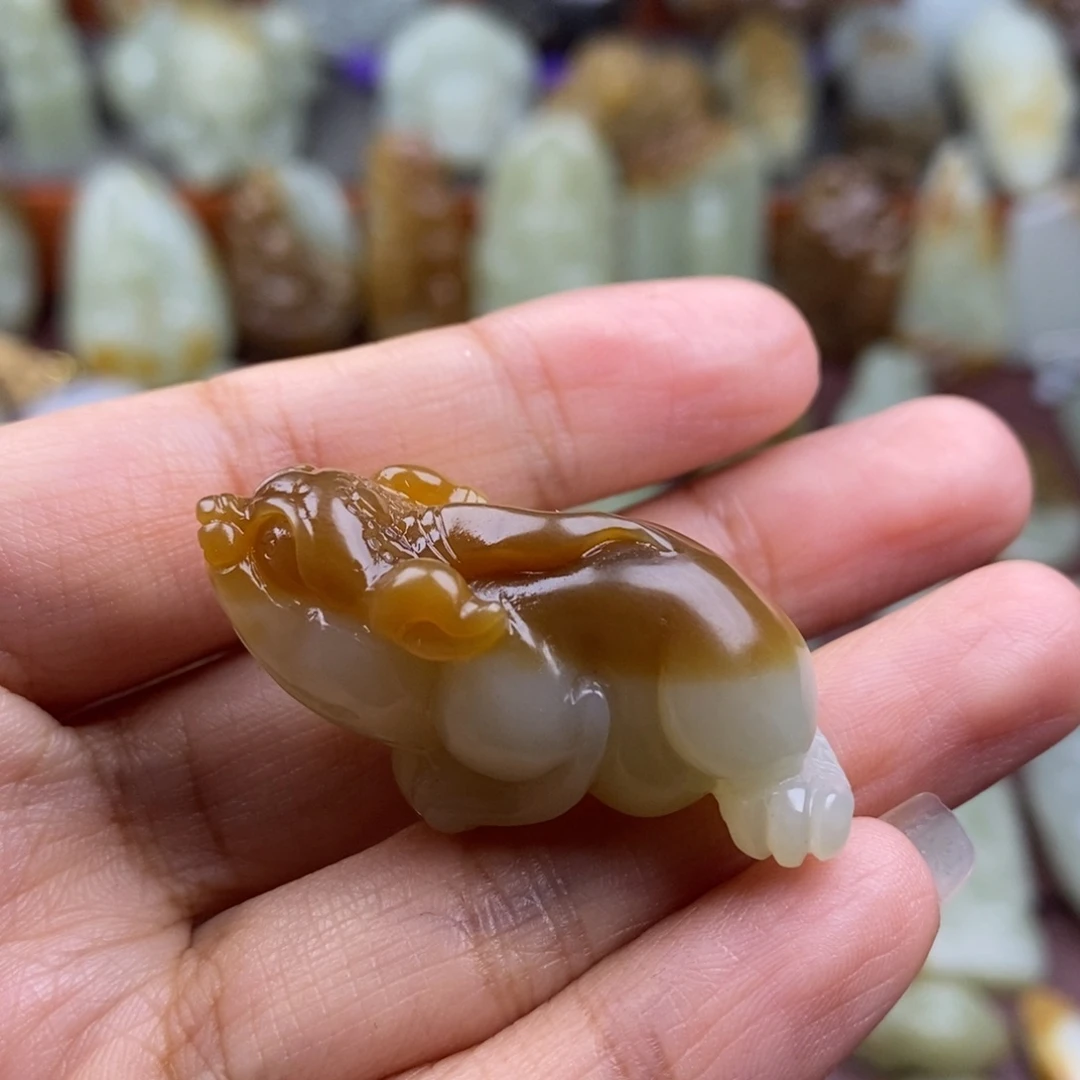 和田玉（糖玉）未镶嵌挂件总*风