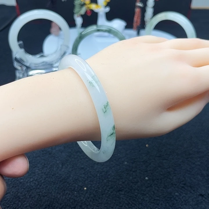 石英质玉未镶嵌手镯2