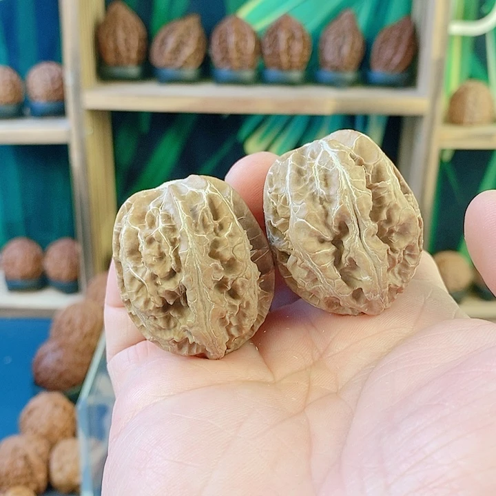 文玩核桃吊坠凤冠37尺