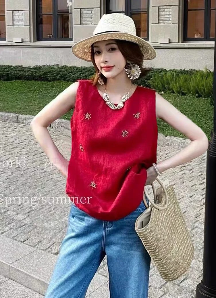 2025夏季薄款轻奢减龄洋气镂空露背无袖衬衫女刺绣上衣
