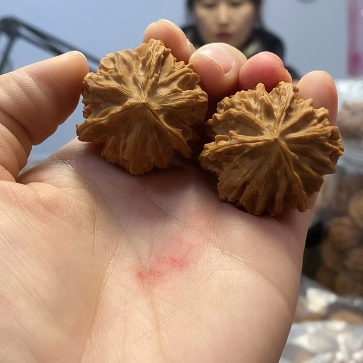 文玩核桃把件37歧山三棱