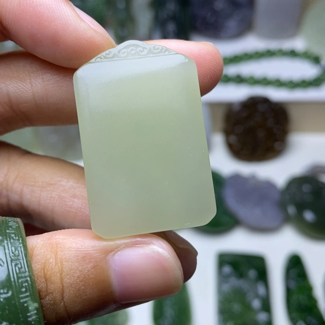 和田玉未镶嵌颈饰