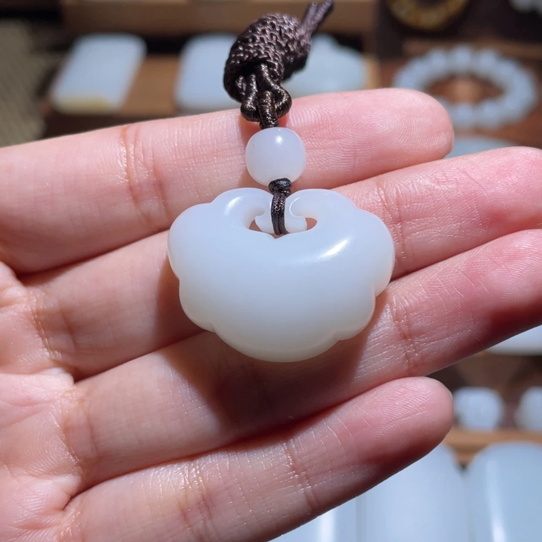 未镶嵌手链和田玉如意锁