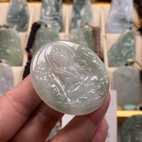 颈饰未镶嵌翡翠玉