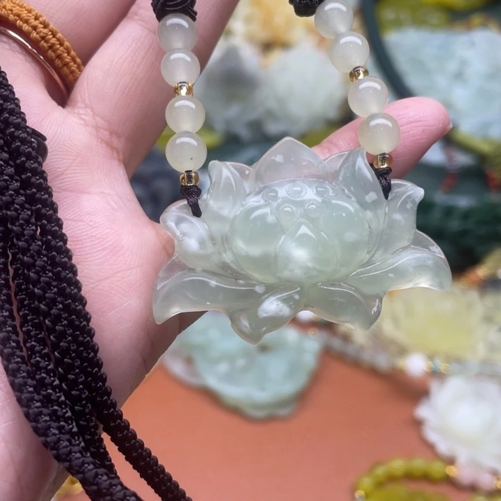 蛇纹石玉未镶嵌吊坠