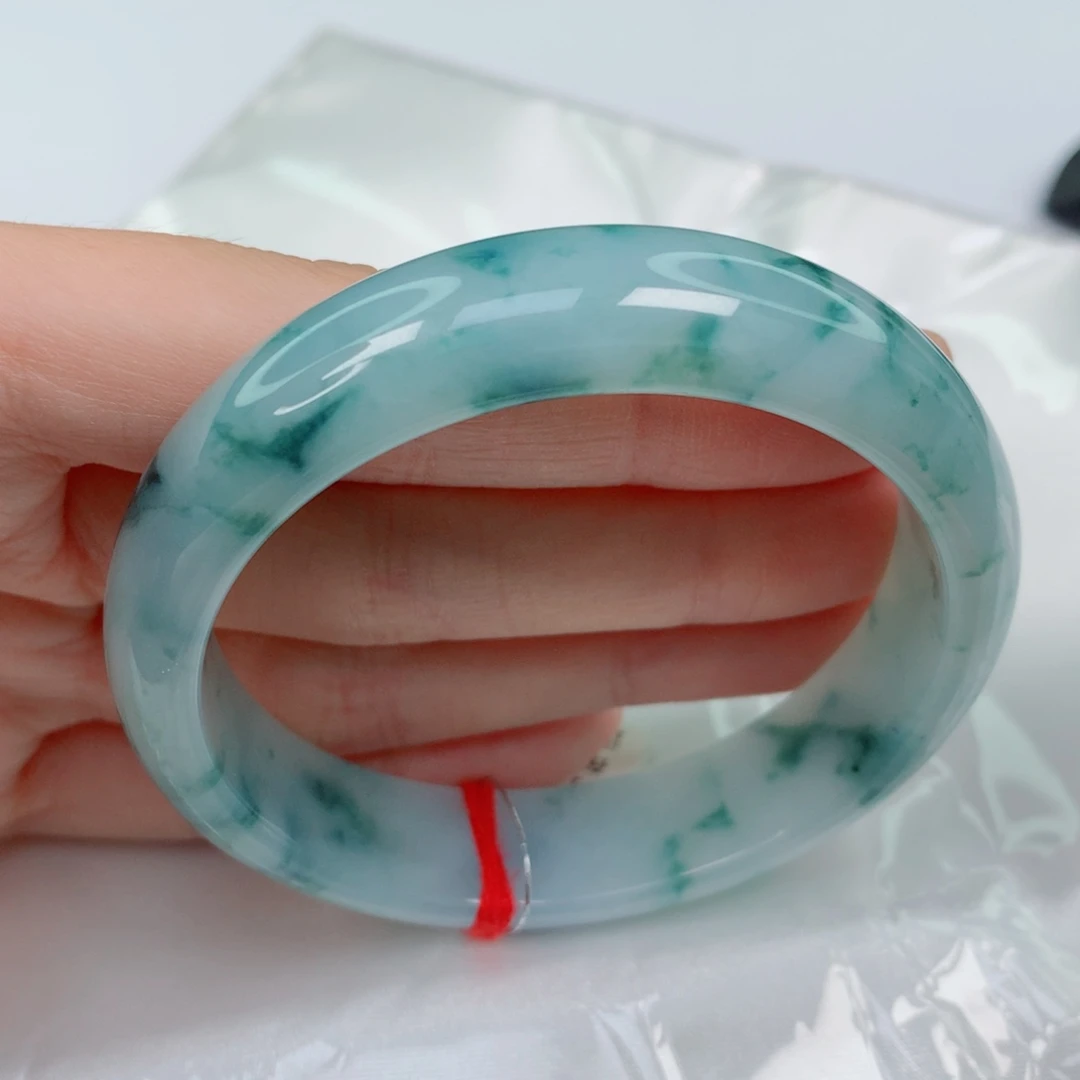 翡翠手镯未镶嵌54.8正圈，满蓝花