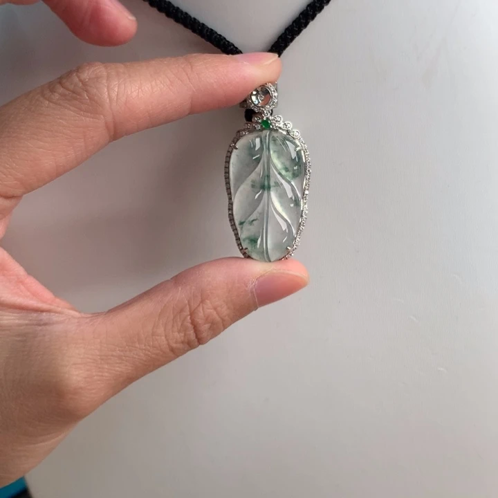 颈饰未镶嵌翡翠….