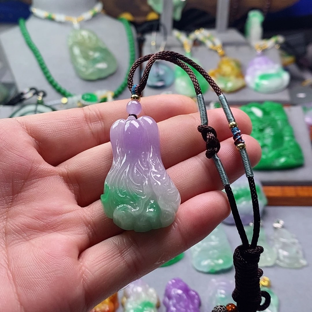 翡翠未镶嵌吊坠(赠链)