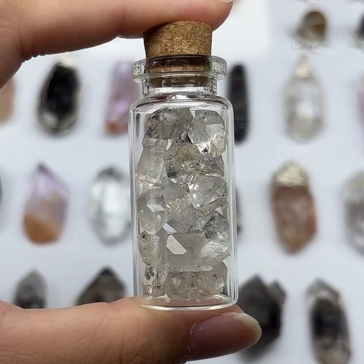 未镶嵌颈饰水晶闪灵钻瓶瓶