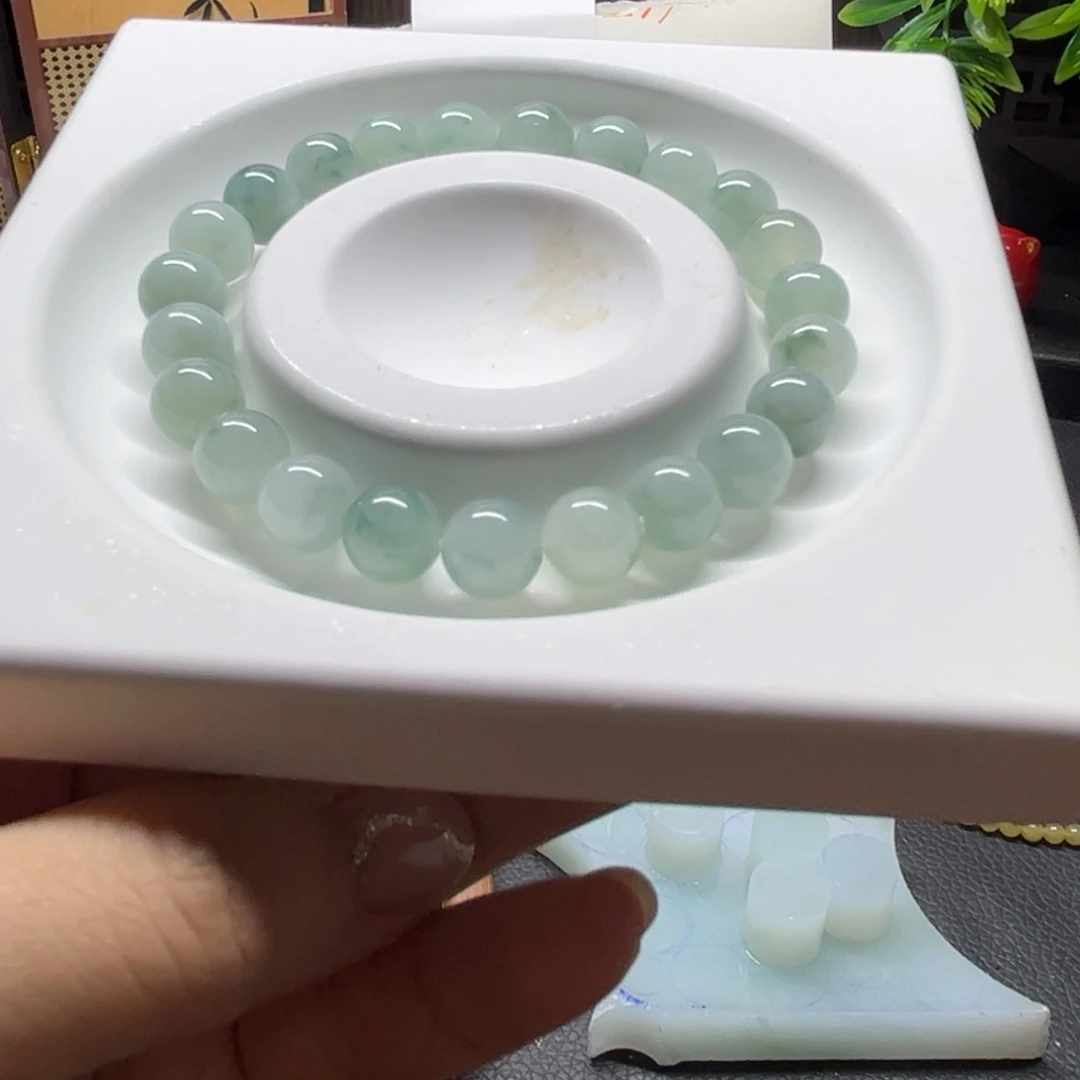 定制翡翠未镶嵌卡八手串