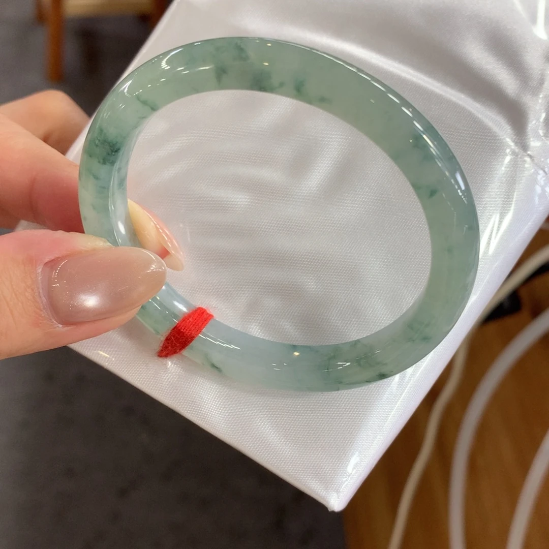 翡翠未镶嵌手镯天然Ａ货翡翠53贵妃