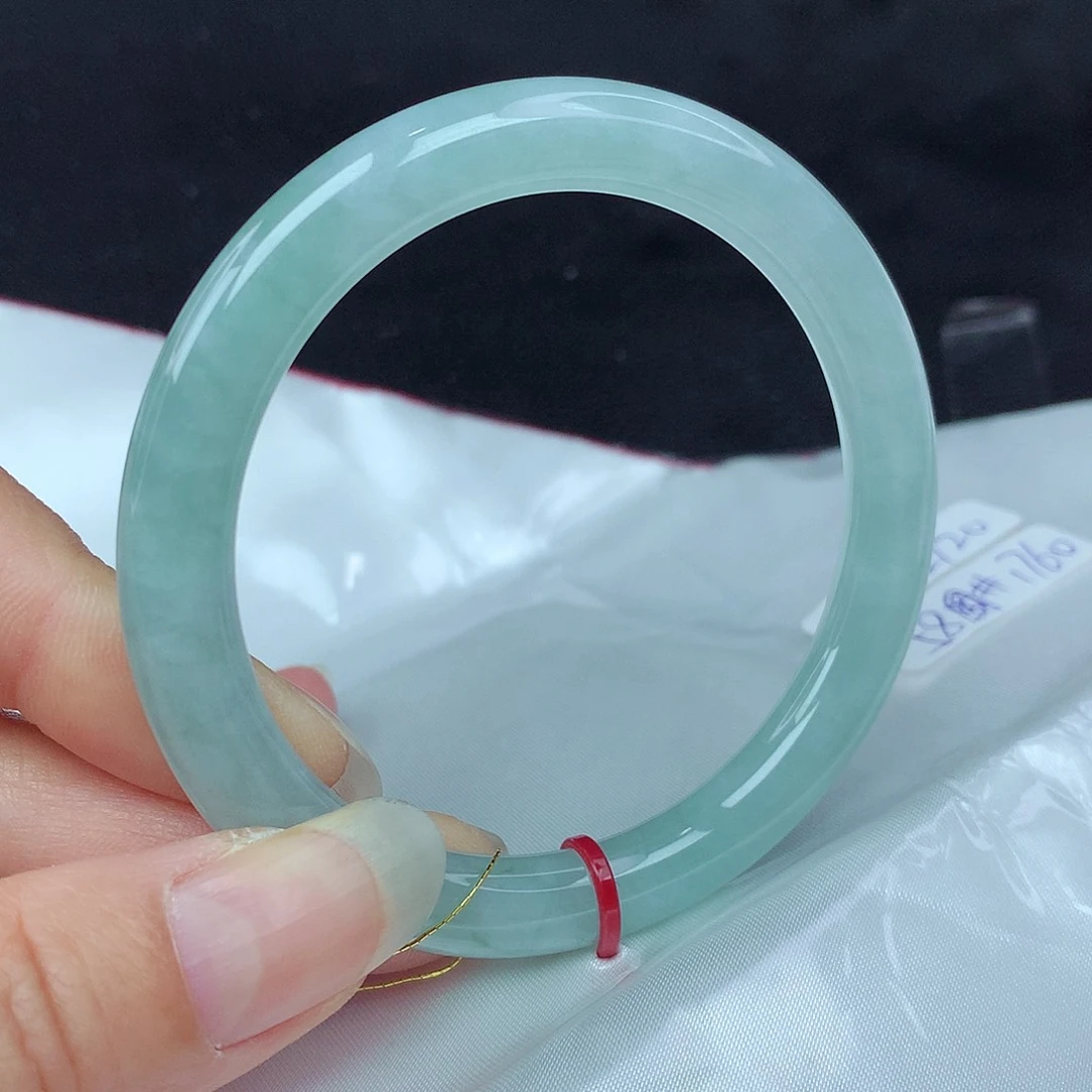 翡翠手镯未镶嵌58圆720