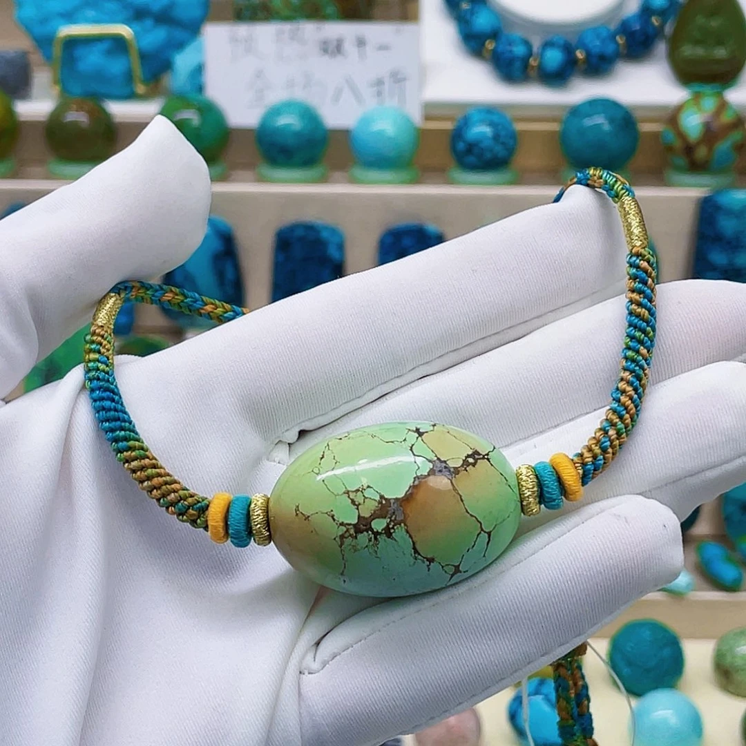 绿松石未镶嵌颈饰