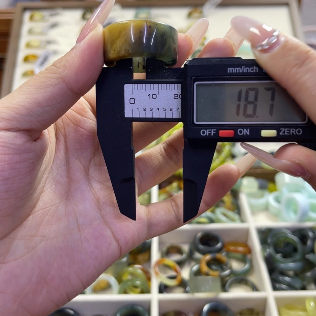 蛇纹石玉未镶嵌手镯100