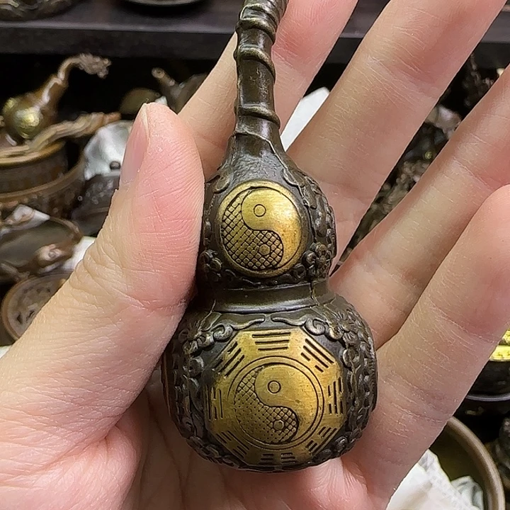 全是铜器工艺摆件