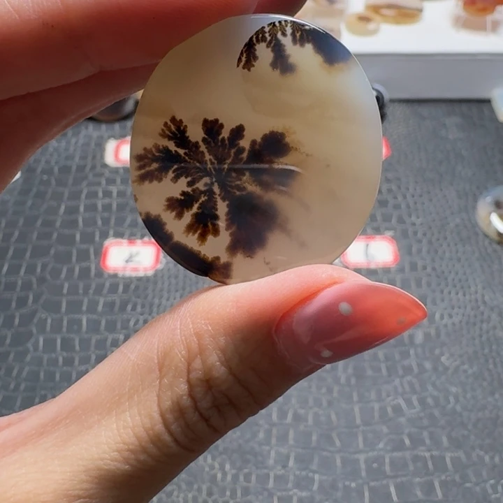 玛瑙/玉髓未镶嵌珠宝奇石