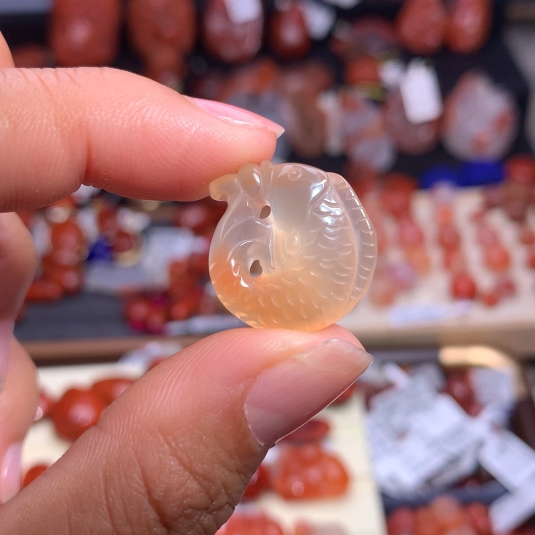 南红玛瑙未镶嵌珠宝半成品鱼扣